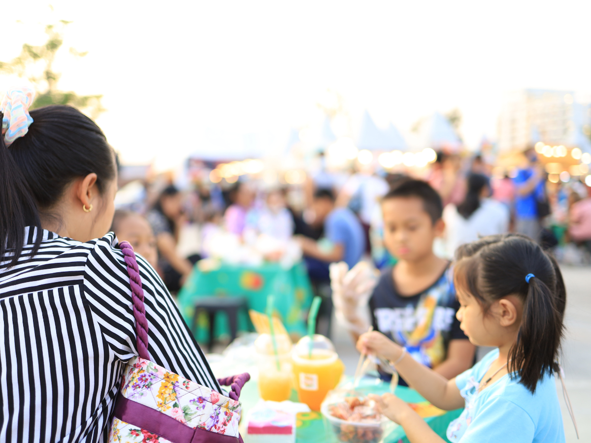 Which food festivals in Australia highlight local cuisine and traditions?