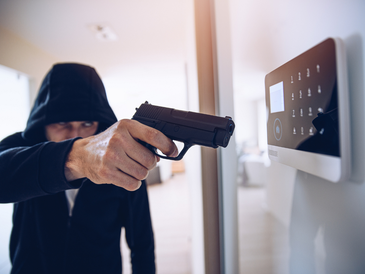 The Rise of Smart Burglars: How Criminals Are Using Tech to Break In